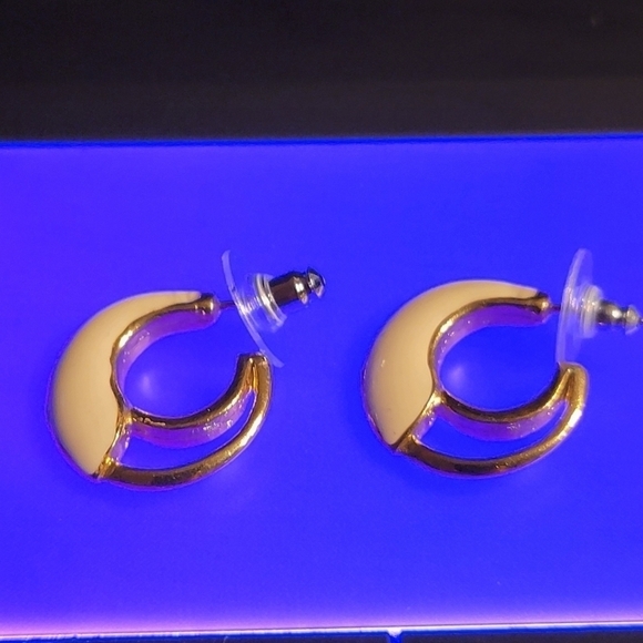 Vintage Goldtone and Cream Enamel Moon Hoop Pierced Earrings - Picture 3 of 5